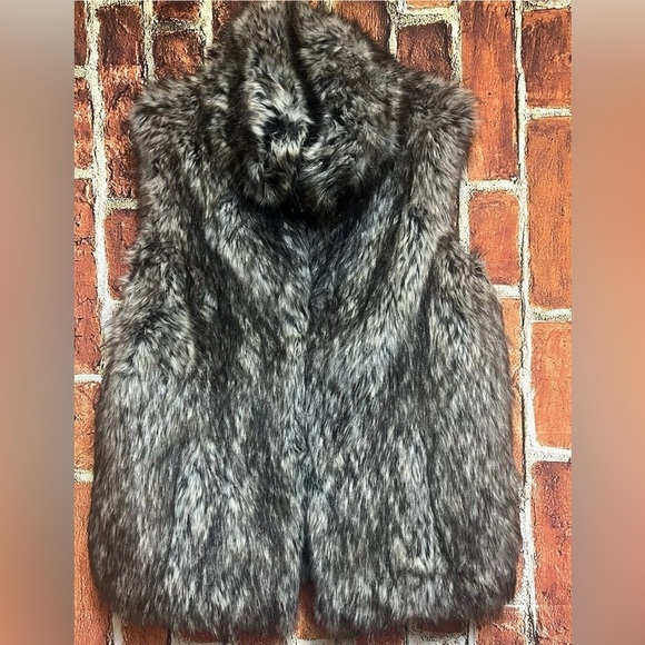 Neiman Marcus Women’s Vest Size Medium - Picture 2 of 5